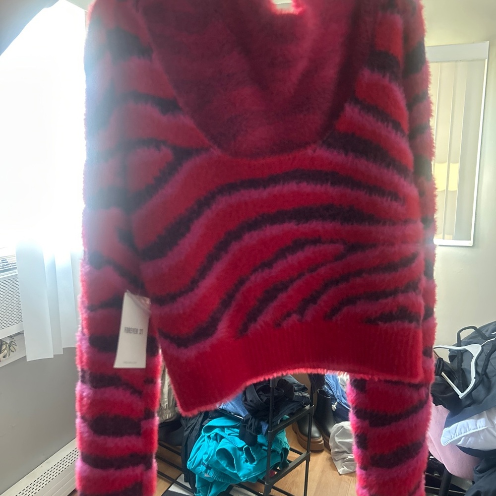 Pink sweater - Picture 2 of 3